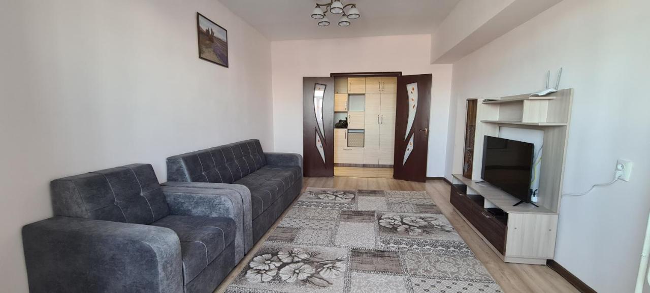 Flat In Central Bishkek Exterior foto